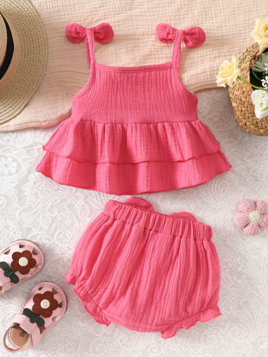 Baby%20Girl%20Bow-Knot%20Suspender%20Top%20with%20Ruffles%20+%20Bow-Knot%20Shorts%20Set,%20Cute%20and%20Breathable%20Two-Piece%20Summer%20Set%20-%20Image%202