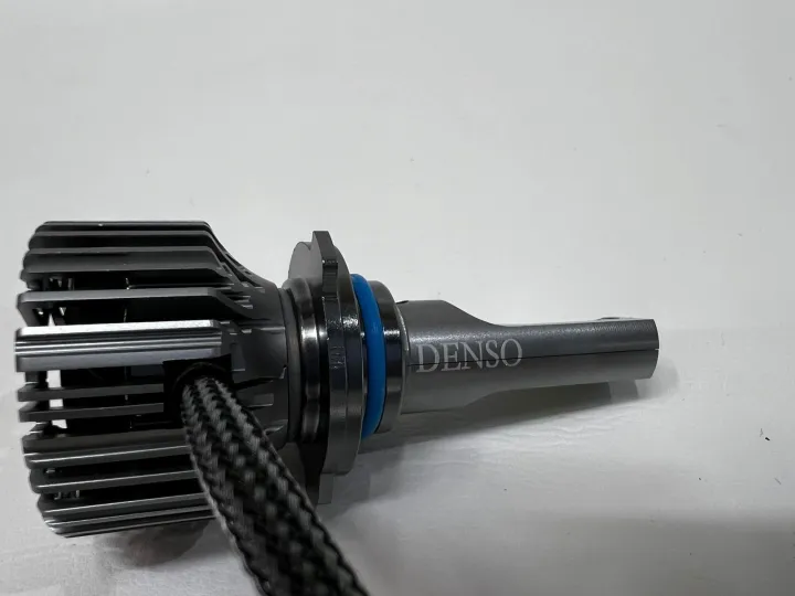Denso%20LED%20H11%20300%20Watt%20-%20LED%20lights%20For%20Car%20-%20Image%205