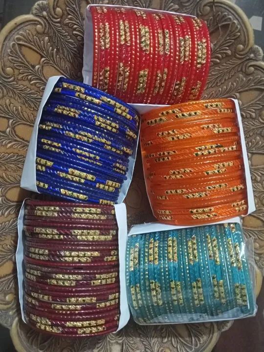 Kacher%20Reshmi%20Churi%20-%20Image%202