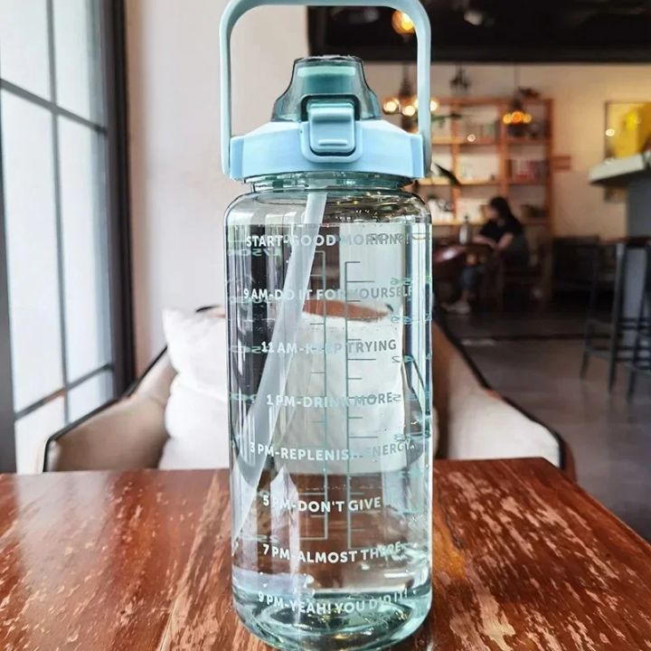 2L%20Portable%20Water%20Bottle%20Large%20Capacity%20Plastic%20Straw%20Water%20Cup%20Drink%20Bottle%20With%20Time%20Marker%20For%20Outdoor%20Sports%20Fitness%20-%20Image%208