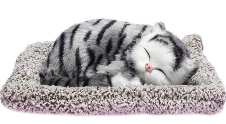 Plush%20Sleeping%20Cat%20Toy%20with%20Simulated%20Meow%20Sound,%20Gift%20Item%20for%20Kids,%20Car%20Dashboard,%20and%20Office%20Desk%20Decoration%20-%20Image%204