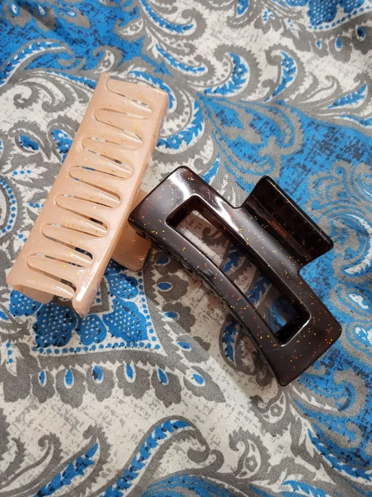 Pack%20of%206,4,3,2%20Korean%20Style%20Hair%20catchers%20for%20women/girls%20%7Chair%20claw%20clips%20%7Cnew%20Trending%20elegant%20hair%20catchers%20%7Chair%20accessories%20-%20Image%204