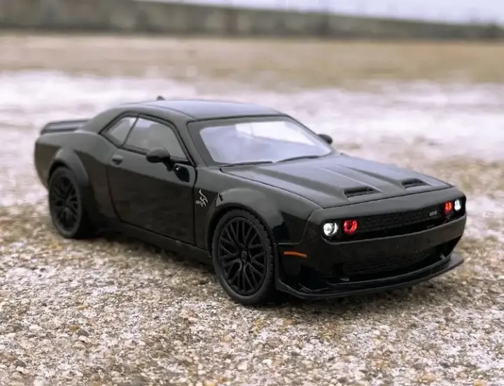 1:32%20Scale%20Dodge%20Challenger%20SRT%20Die%20Cast%20Metal%20Alloy%20Model%20car%20-%20Image%207