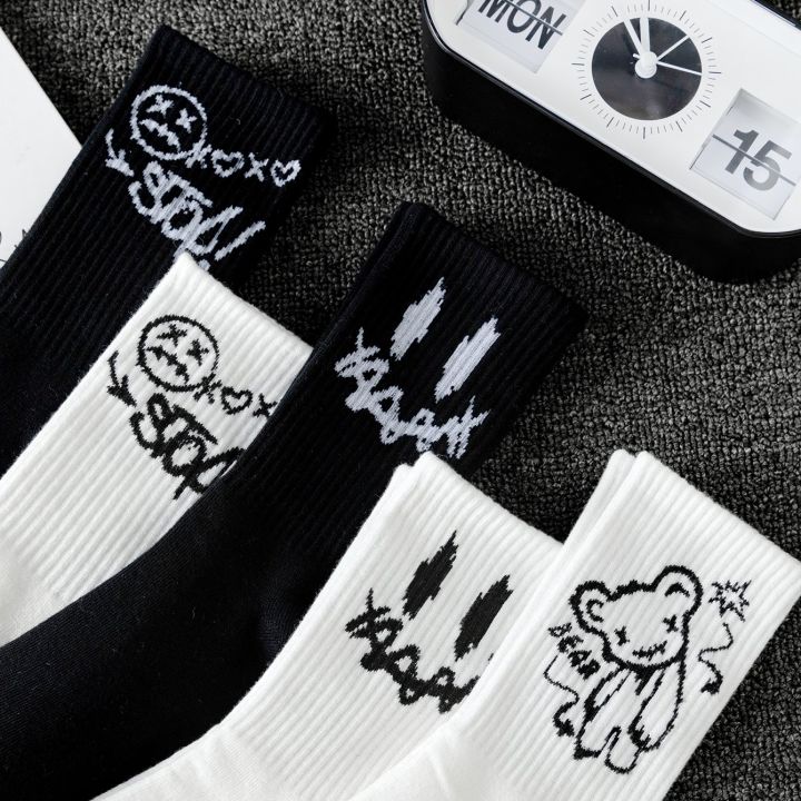 Random%20multiple%20pairs%20of%20men's%20crew%20socks%20graffiti%20ghost%20face%20unique%20street%20trend%20moisture%20wicking%20-%20Image%205