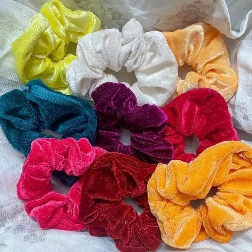 6%20pcs%20Velvet%20Scrunchie%20for%20Volumize%20Hijab%20Jura%20Scrunchie%20Hair%20ties%20Hands%20Scrunchie%20for%20Women%20and%20girls%20-%20Image%204