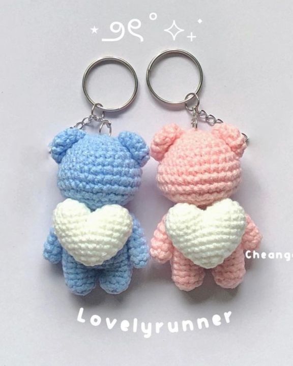lovely runner couple crochet keychains