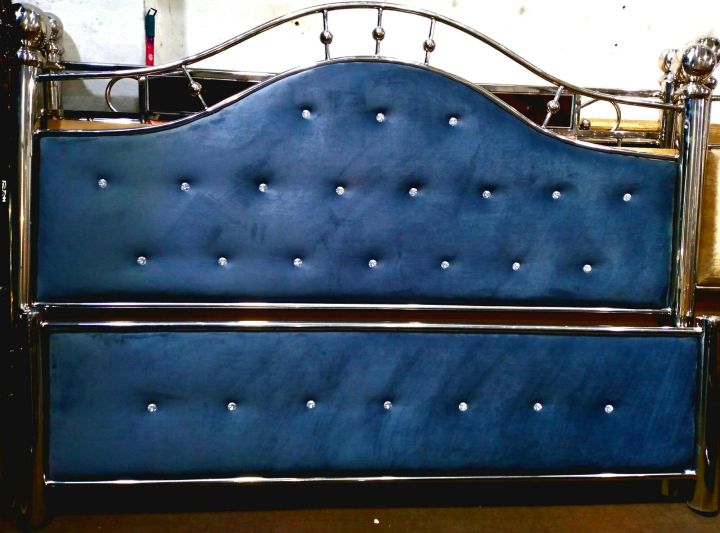 BRASS POSHISH BED/ DOUBLE BED / UNIQUE DESIGN / AL FAREED FURNITURE.