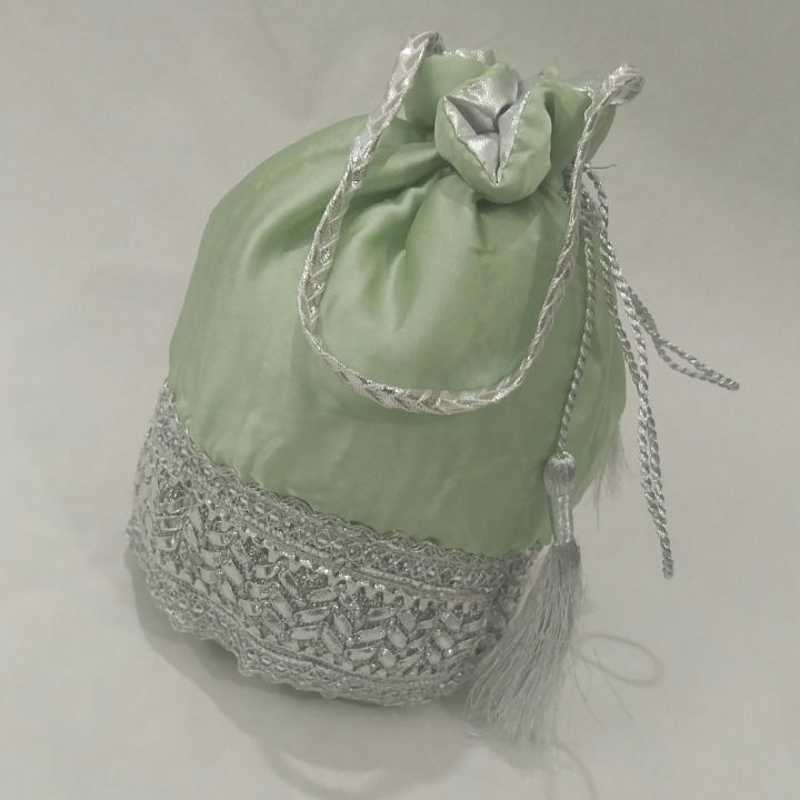 Designer%20Traditional%20Hand%20potli%20clutch/%20fancy%20embroidery%20bag/%20bridal%20bag/%20clutch%20bag%20for%20wedding/%20handmade%20bags/%20best%20gift%20for%20women%20-%20Image%209