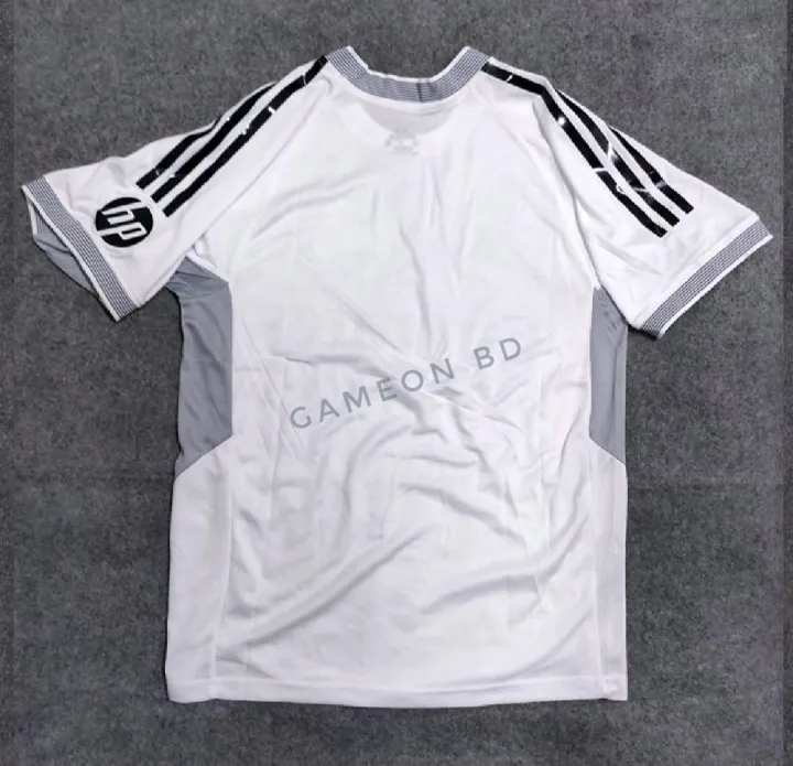 Real%20madrid%20new%20home%20kit%20half%20sleeves%2025/26%20season%20-%20Image%202