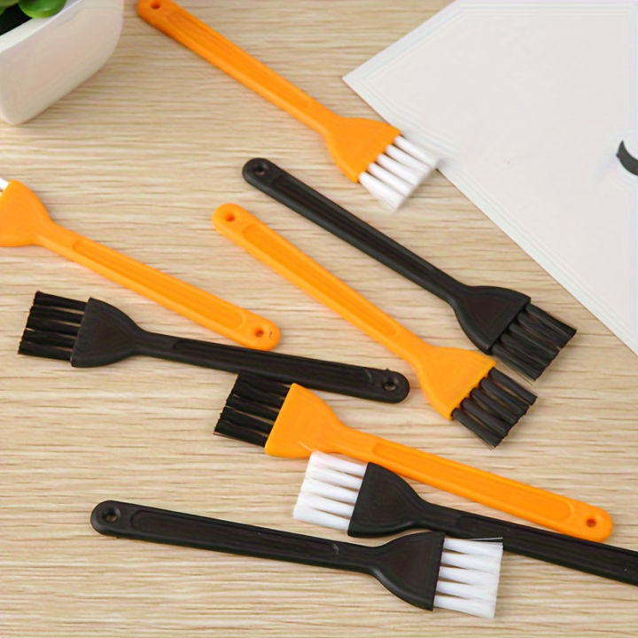 4pcs%20Computer%20Cleaning%20Brush%20Set%20-%20Multi-Purpose%20Portable%20Brushes%20for%20Keyboard,%20Laptop,%20Electronic%20Devices%20Maintenance%20-%20Image%203