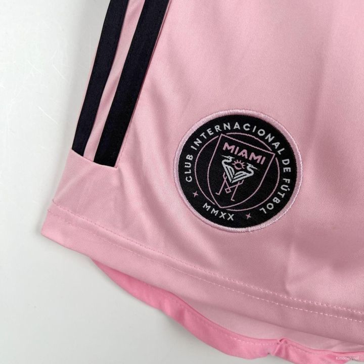 Inter%20Miami%20Football%20Shorts:%20Comfortable%20Sportswear%20For%20Training%20Sessions%20And%20Matches%20-%20Image%204