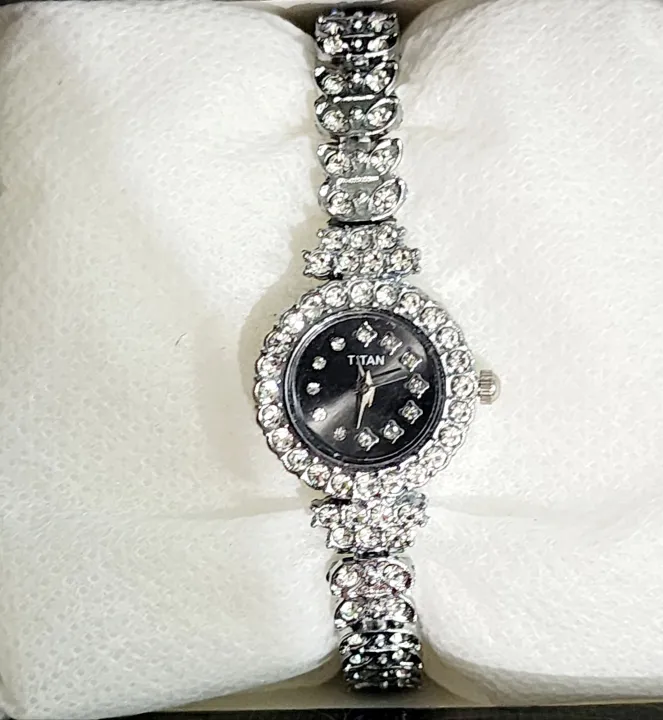 Premium%20quality%20New%20%20Design%20Watch%20for%20Ladies%20-%20Image%206