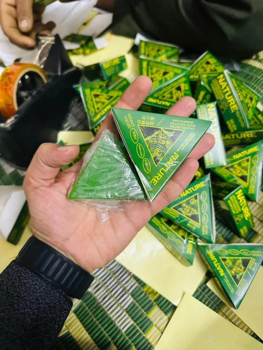 Nature%20Seven%20Green%20Soap%20Shampoo%20Bar%20%E2%80%93%20Natural,%20Organic%20&%20Nourishing%20Hair%20Care%20-%20Image%207
