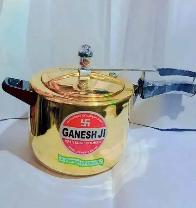 Ganesh%20ji%20Heavy%20Quality%20Pure%20Brass%20Cooker%20%20(3%20liters)%20-%20Image%203