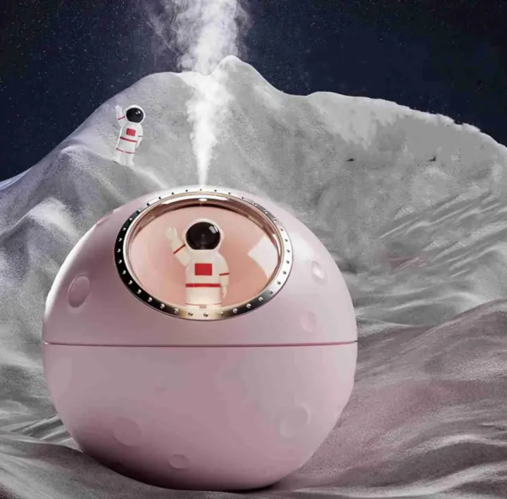 New%20Astronaut%20USB%20Mini%20Aroma%20Diffuser%20&%20Air%20Humidifier%20%E2%80%93%20LED%20Night%20Light,%20Aromatherapy%20Essential%20Oil%20Diffuser%20for%20Home,%20Kids%20Bedroom%20&%20Office%20-%20Image%203