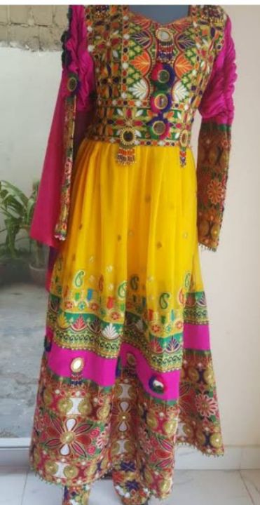 Pashto%20And%20Balochi%20Dress%20-%20Image%203