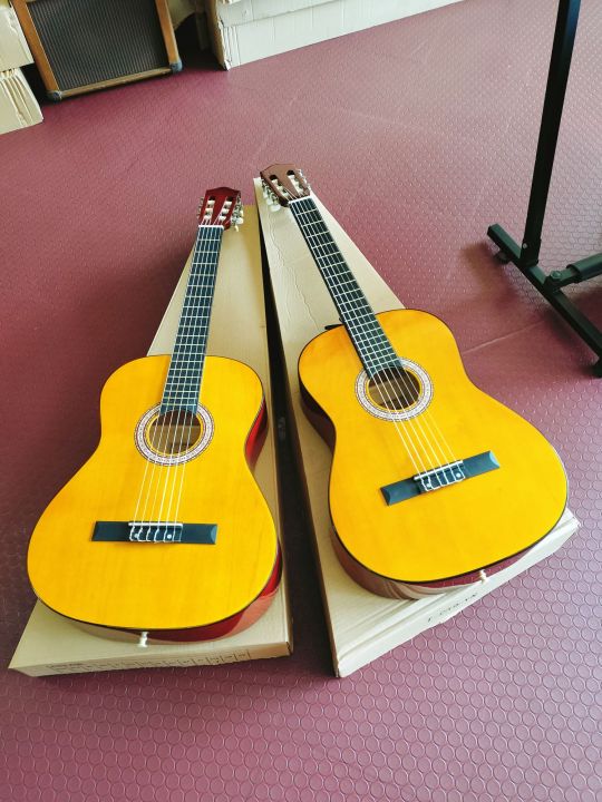 The%20Olive%20Tree%2039%20inch%20Classical%20Guitar%20-%20Image%203