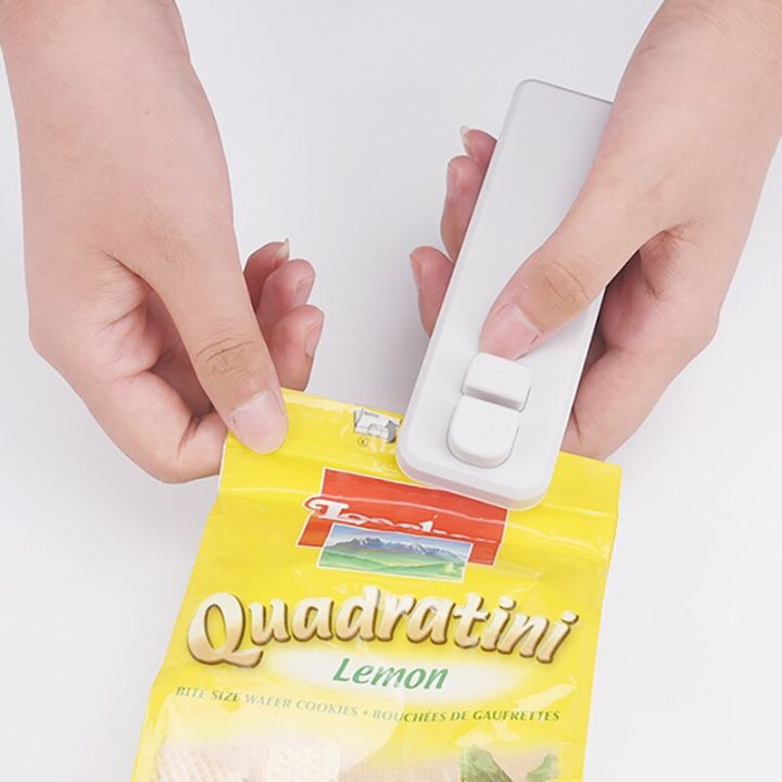 Small Vacuum Sealer Mini Sealing Machine With USB Portable Food Bag Sealing Machine Snack