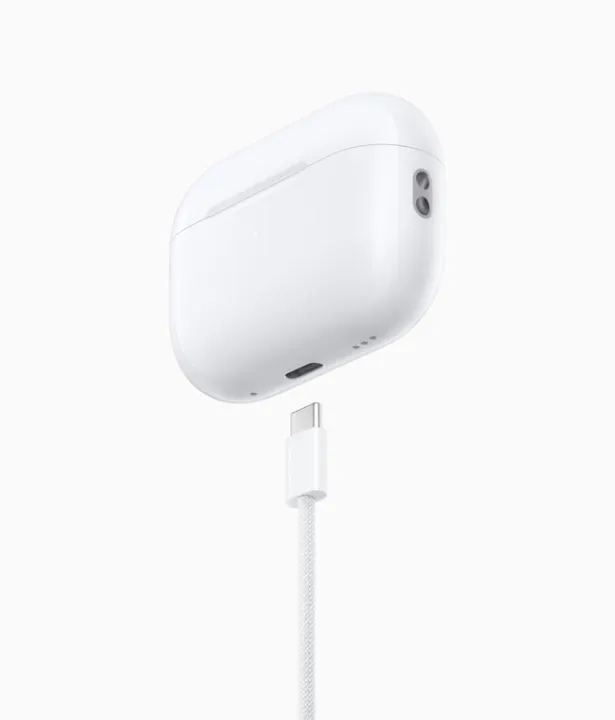 AirPods%20Pro%202nd%20Generation%20with%20USB%20Type%20C%20-%20Image%203