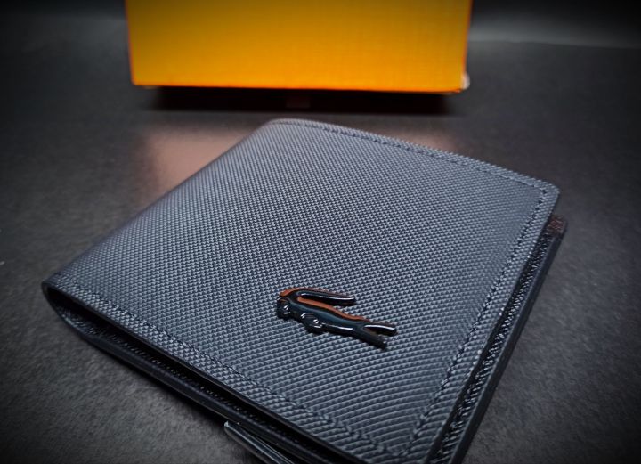 New%20Bi%20Fold%20Wallet%20With%20%20card%20holder%20slot%20and%20cash%20money%20chamber%20For%20Mens%20With%20full%20box%20-%20Image%209