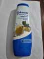Johonsons body lotion energising marula and kigelia in 400 ml. 