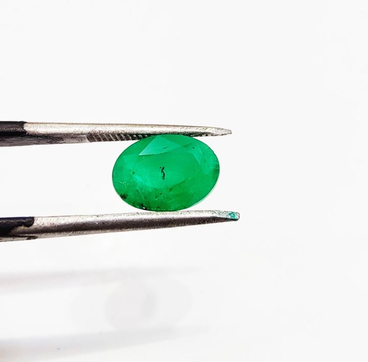 Natural Emerald Stone 00113