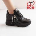 SCS double zib sneakers for girls. 