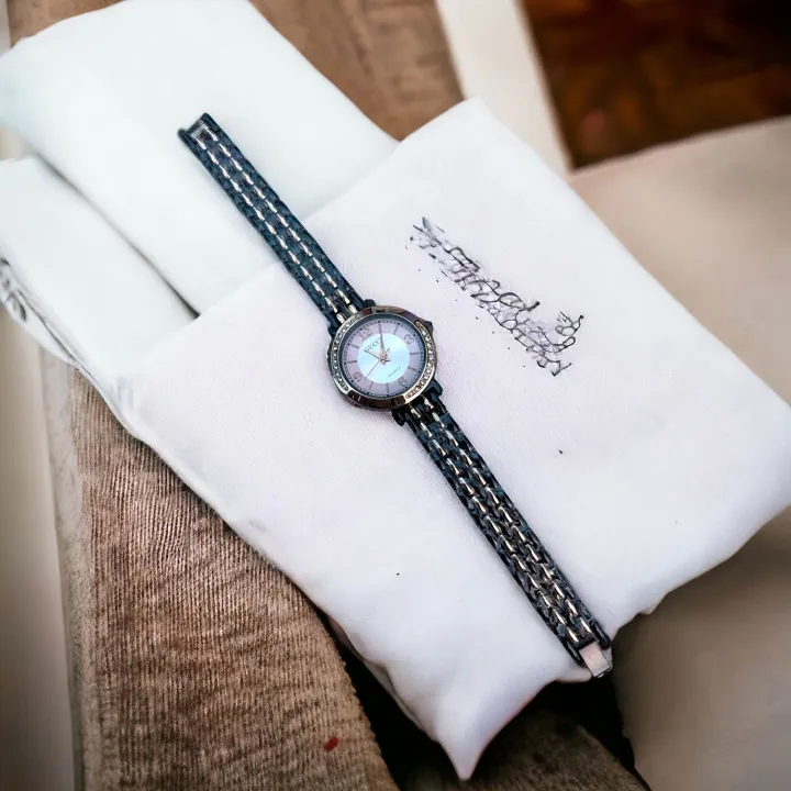 New%20Fashionable%20stainless%20two%20tone%20analogue%20Hand%20watches%20for%20women's%20-%20Image%205