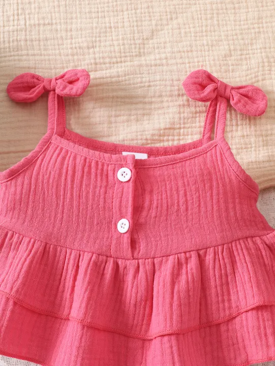 Baby%20Girl%20Bow-Knot%20Suspender%20Top%20with%20Ruffles%20+%20Bow-Knot%20Shorts%20Set,%20Cute%20and%20Breathable%20Two-Piece%20Summer%20Set%20-%20Image%203