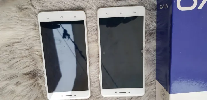 VIVO%20x5%20pro%20D%204/64%20GB%20PTA%20APPROVED%20COMPLETE%20ACCESSORIES%20-%20Image%204