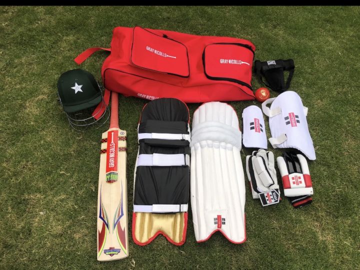 Hard%20ball%20cricket%20kit%20for%209%20to%2014%20years.%20Kids%20%20original%20hard%20ball%20kit%2010%20items%20including%20-%20Image%203