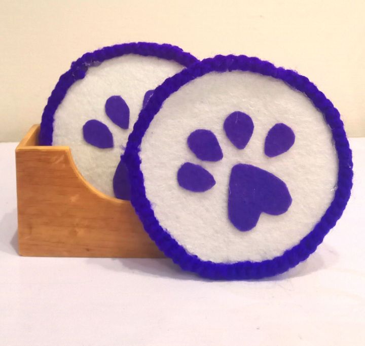 Coaster for protecting surface