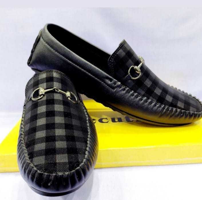 Very beautiful loafer shoes have been designed for men and boys which are of very good quality and very good quality and they are quite cheap.