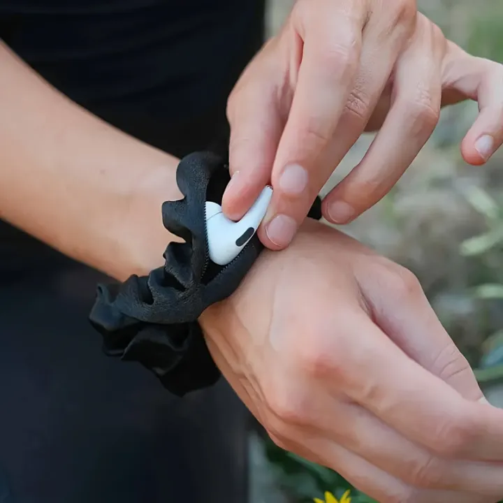 1pc%20Portable%20Hidden%20Storage%20Accessory%20-%20Secure%20Money%20&%20Keychain,%20Invisible%20Zipper%20Scrunchie%20Hairband%20-%20Image%204