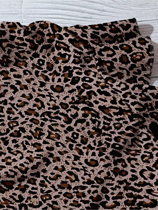 European%20and%20American%20Style%20Summer%20Slimming%20Plus%20Size%20Women's%20Leopard%20Print%20Short%20Sleeved%20Round%20Neck%20Lotus%20Leaf%20Sleeve%20Top%20-%20Image%203