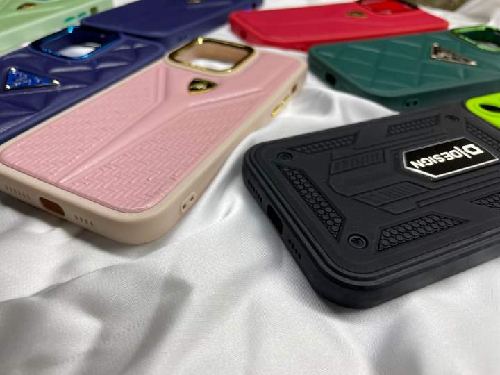 "Luxury%20iPhone%20Cases%20Collection%20Featuring%20Designer%20Brands%20and%20Bold%20Colors"%20-%20Image%203