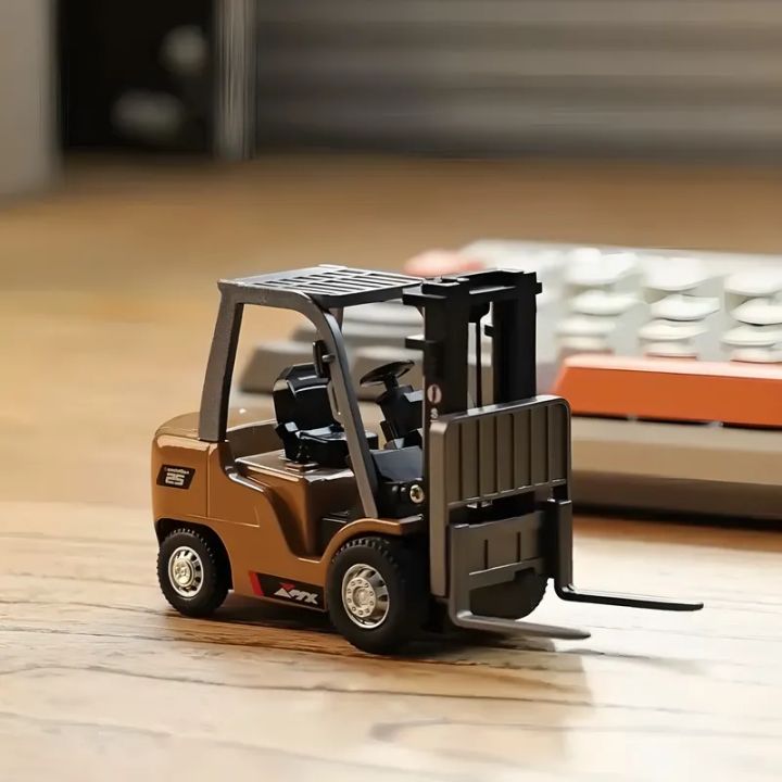 2.4G%20Tabletop%20RC%20Forklift%20Engineering%20Vehicle%201/64%20Mini%20Remote%20Control%20Alloy%20Forklift%20Desktop%20Toys%20Model%20%20for%20Boys%20-%20Image%202