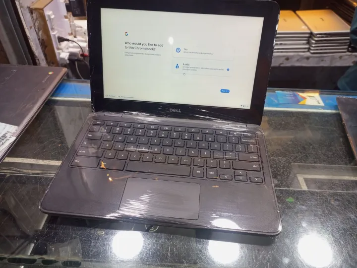 Dell%20Chromebook%2011%203180%20-%204GB%20RAM%20-%2016GB%20SSD%20-%20Google%20Play%20Store%20Supported%20-%2011.6"%20HD%20Display%20-%20Image%203