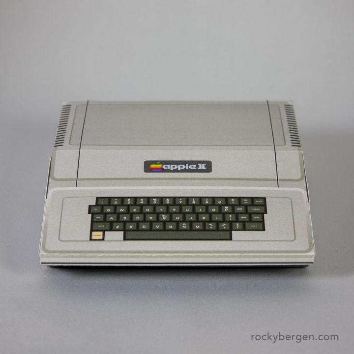 Model:%20Classic%20Computer%20Apple%20Ii,%20Paper%20Model,%20Paper%20Doll,%20Papercraft%20(for%20Cutting%20and%20Assembling%20Yourself)%20-%20Image%209