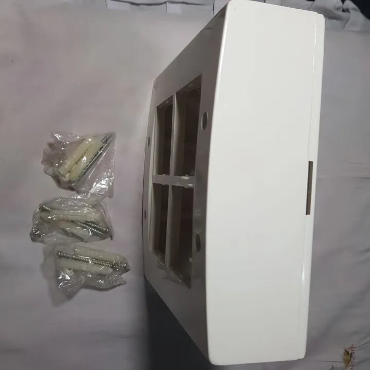 8%20Way%20Modular%20Switch%20Plate%20And%20Surface%20Box%20Gang%20Box%20Square%208%20Module%20Modular%20Switch%20Box%20Vista%208%20Gang%20-%20Image%205