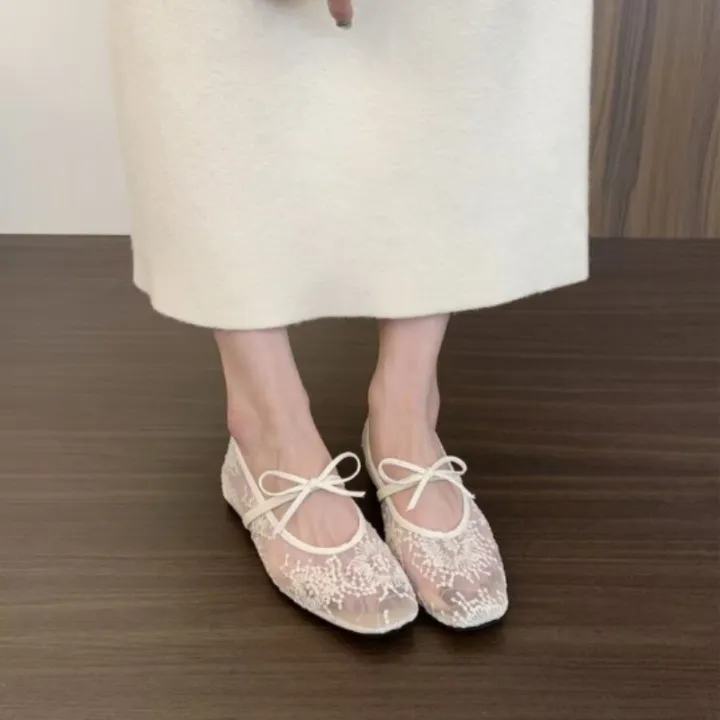 Women's%20lace%20Mary%20Jane%20shoes,%20stylish%20and%20comfortable%20street-style%20soft-soled%20flat%20shoes%20with%20bow%20design,%20for%20dates%20and%20travel.%20-%20Image%202