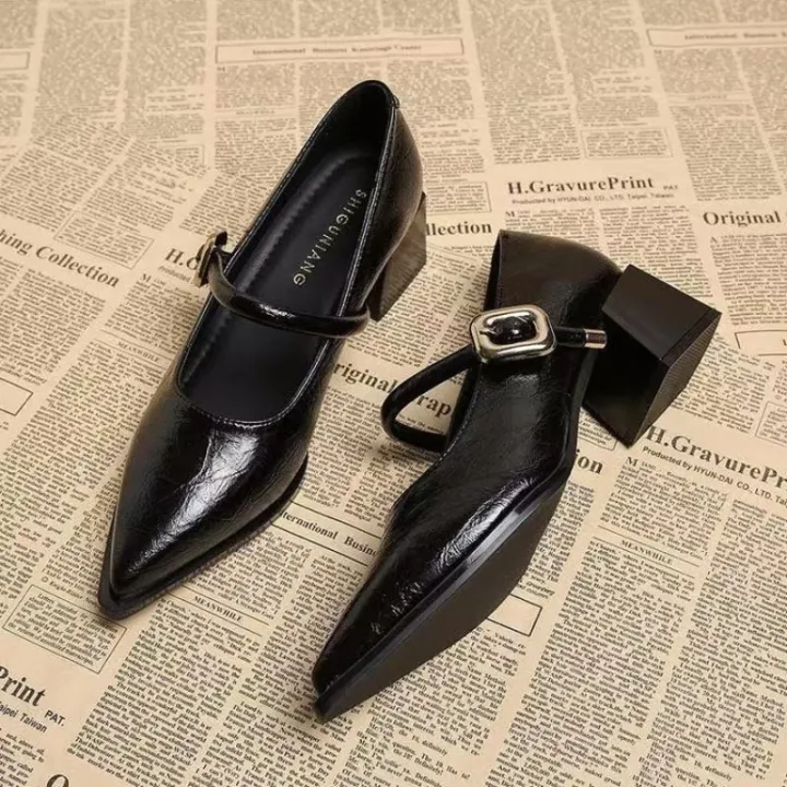 2025%20Premium%20Leather%20Mary%20Janes%20-%20French%20Vintage%20Pointed%20Toe%20Pumps%20Chunky%20Heel%20Single%20Strap%20Shoes%20Buckle%20Decor%20-%20Image%202