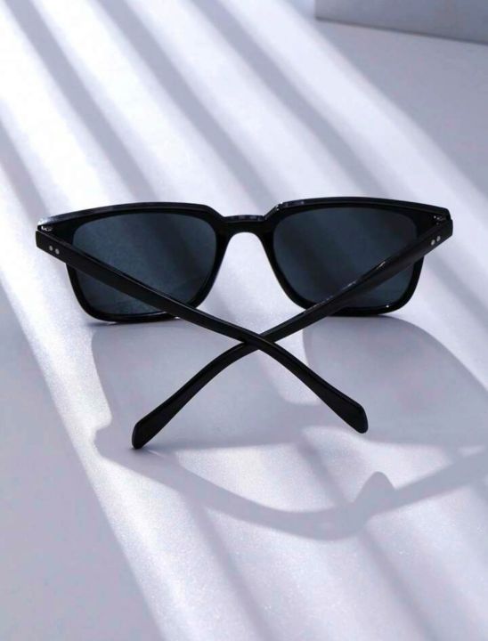 Men%E2%80%99s%20Black%20Sunglasses%20%E2%80%93%20Trendy,%20Perfect%20for%20Party,%20Travel%20&%20Driving%20-%20Image%203