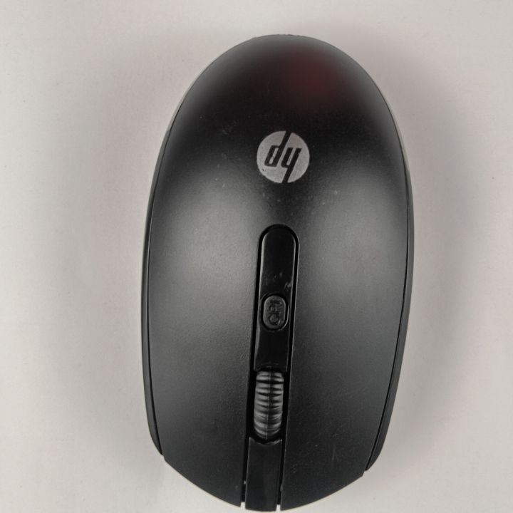 HP%20m110%20mouse/wireless%20mouse%20-%20Image%203
