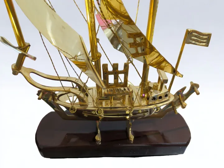 Table%20Decor%20Wooden%20Brass%20San%20Felipe%20Ship%20Luxurious%20Decorative%20Ship%20Figurine%2013%20Inch%20-%20Image%204