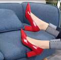 Close shoes for women. 