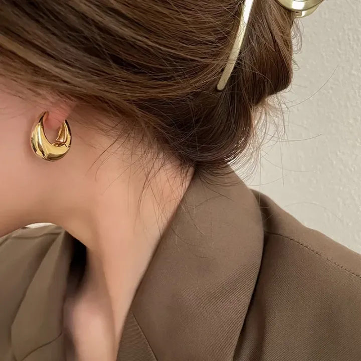 Stainless%20Steel%20Smooth%20Metal%20Chunky%20Hoop%20Earrings%20for%20Women%20Girls%20Fashion%20Round%20Circle%20Hoops%20Statement%20Earrings%20Punk%20Jewelry%20-%20Image%203