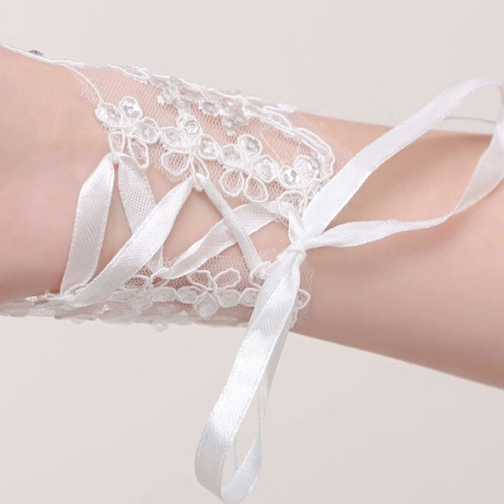 1%20Pair%20White/Red/Beige%20Bridal%20Gloves%20Elegant%20Short%20Paragraph%20Rhinestone%20White%20Lace%20Glove%20Beautiful%20Wedding%20Accessories%20-%20Image%205