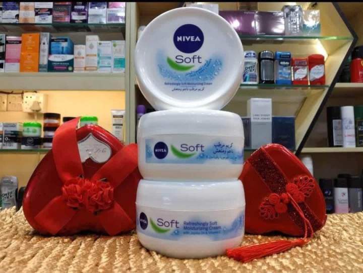 Nivea%20soft%20moiustruising%20cream%20100%20ml%20germany%20version%20-%20Image%204