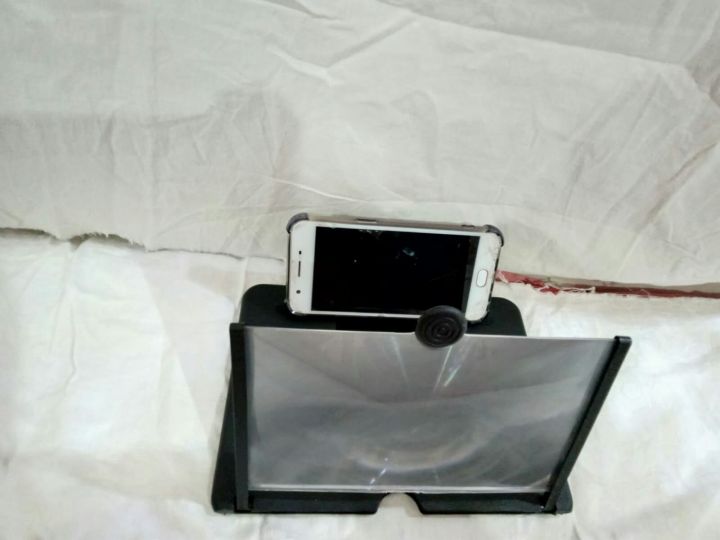 3D%20Magnifier%20Foldable%20Led%20Screen%20to%20Enlarge%20the%20Screen%20of%20Mobile%20Phone%20with%20Buit-in%20Amplifier%20Holder%20Stand%20-%20Image%207